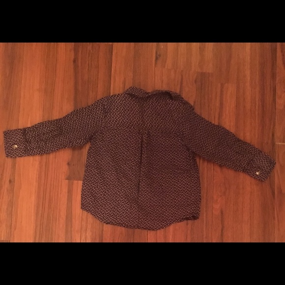 Old Navy Toddler Boy Button Down Shirt - Picture 2 of 4